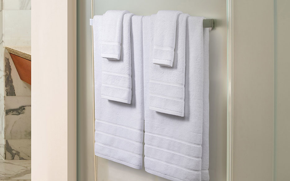 Striped Trim Towel Set